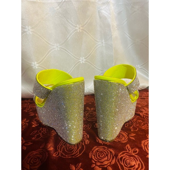 Lime Green Bedazzled Platform Wedge Heels Covered With Crystals - Size 7.5 - Picture 4 of 4